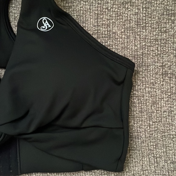 NWOT Allure the Brand aka Allure by Ana Black Sports Bra - Picture 2 of 8